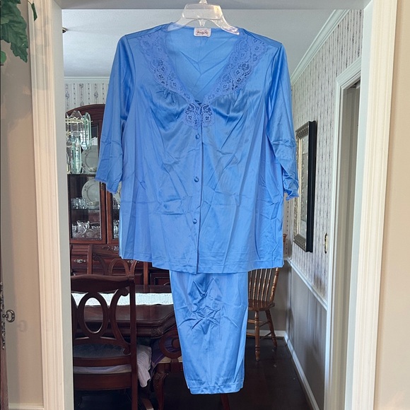 Vanity Fair Blue Lace Trim Pajama Set - Picture 1 of 10